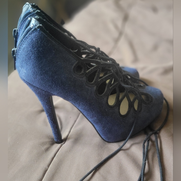 Shoemint Stilletos with lace up straps, size 6.5M - Picture 2 of 3